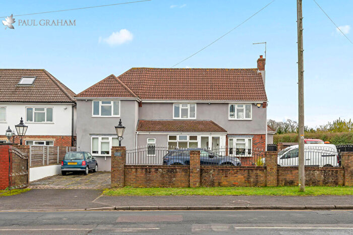 4 Bedroom Detached House For Sale In Woodmansterne Lane, Wallington, SM6