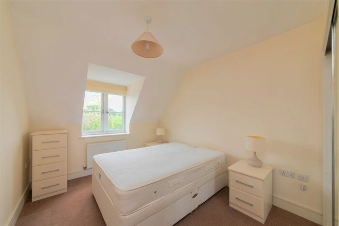 1 Bedroom Flat To Rent In Holders Hill Road, Mill Hill, London, NW7