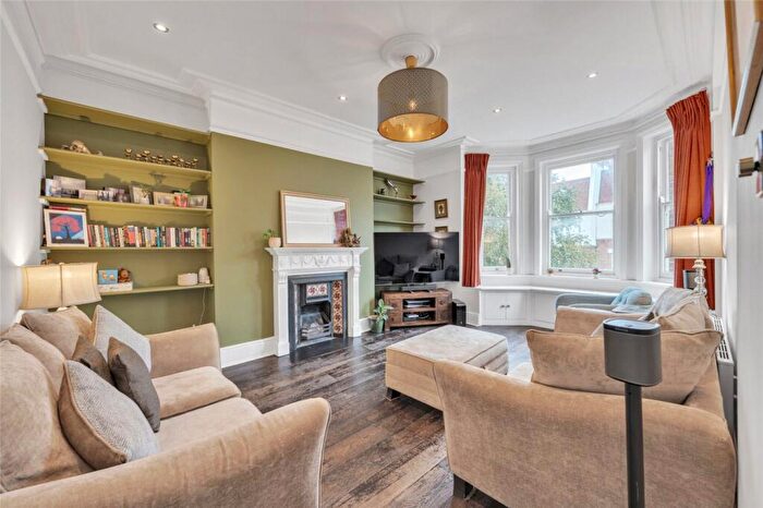 3 Bedroom Apartment To Rent In Harvard Court, Honeybourne Road, London, NW6