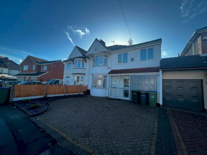 4 Bedroom Semi-Detached House To Rent In Edward Road, Oldbury, B68