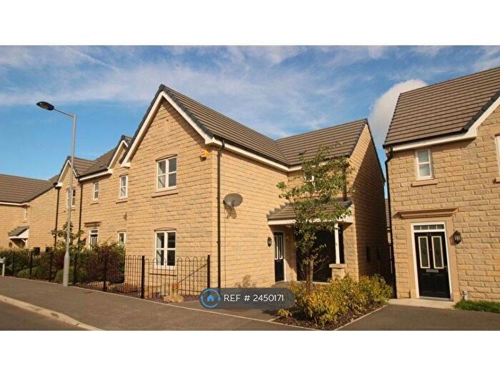 5 Bedroom Detached House To Rent In Mill Race Lane, Laisterdyke, Bradford, BD4