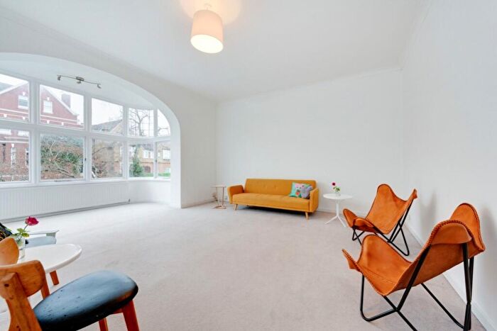 2 Bedroom Flat To Rent In Lindfield Gardens, Hampstead, NW3