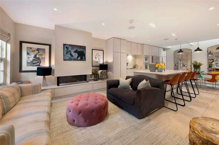 5 Bedroom House To Rent In Hillsleigh Road, London, W8