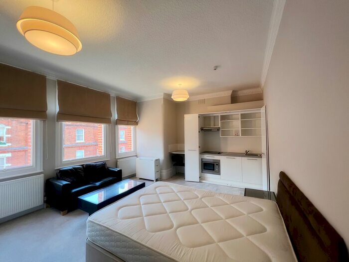 Studio To Rent In Egerton Gardens, Knightsbridge, SW3