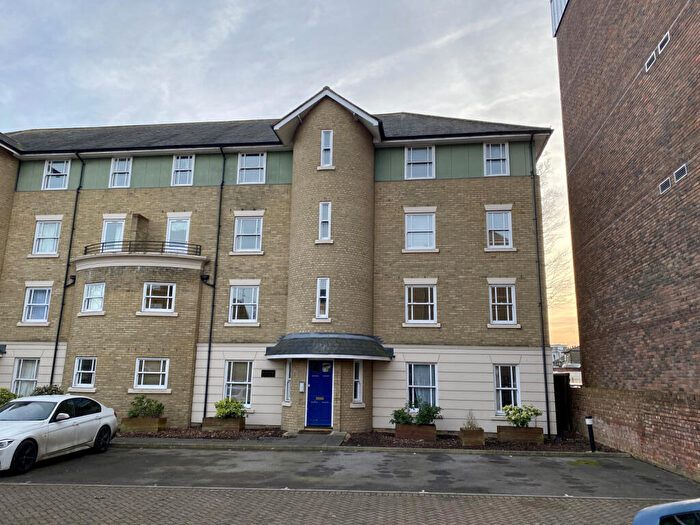 2 Bedroom Flat To Rent In Becketts Court, Chelmsford, Essex, CM1