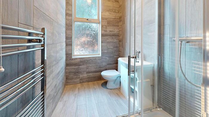 8 Bedroom House To Rent In Hyde Park Road, Leeds, LS6