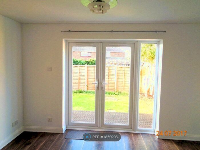 2 Bedroom Maisonette To Rent In Norn Hill Close, Basingstoke, RG21