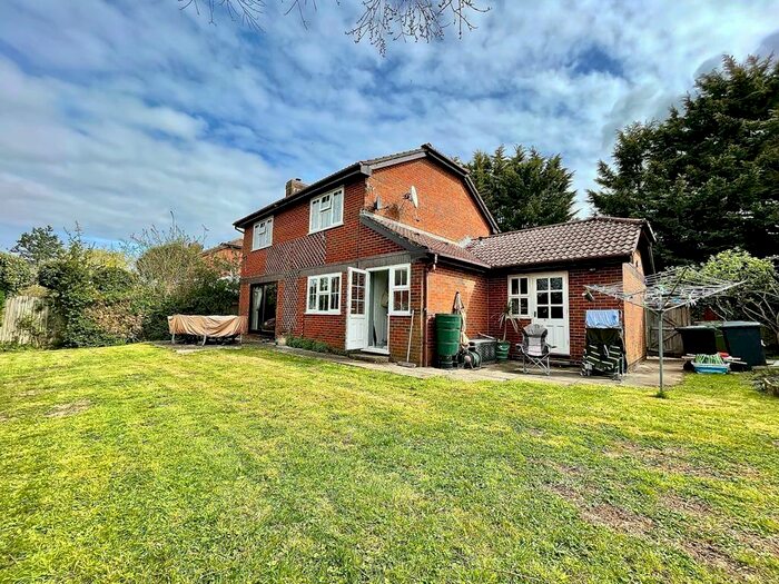 4 Bedroom Detached House To Rent In Brooklynn Close, Waltham Chase, SO32