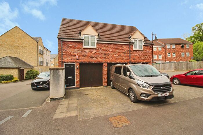 2 Bedroom Detached House To Rent In Dovedale, Swindon, SN25