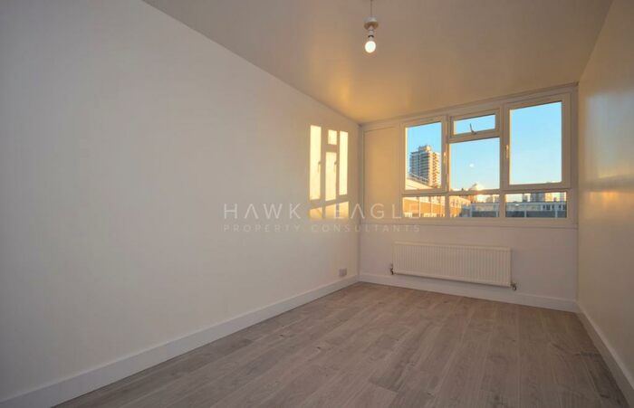 2 Bedroom Flat To Rent In Beckley House, Hamlets Way, London, E3