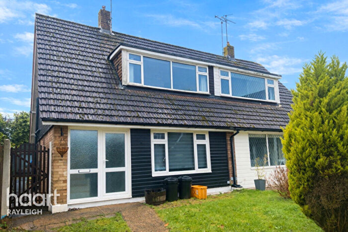 3 Bedroom Semi-Detached House To Rent In Kingsley Crescent, Benfleet, SS7