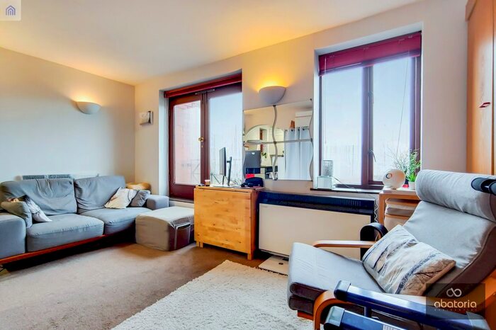 Studio To Rent In Discovery Walk, London, E1W