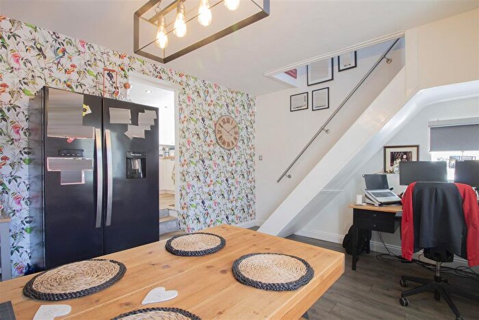 2 Bedroom End Of Terrace House For Sale In Commercial Road, Ynysddu, Newport, NP11