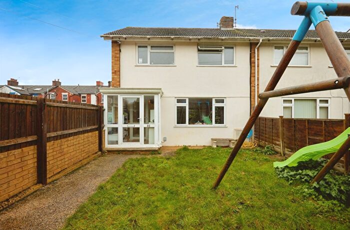 3 Bedroom Semi Detached House For Sale In Longland, Salisbury, SP2