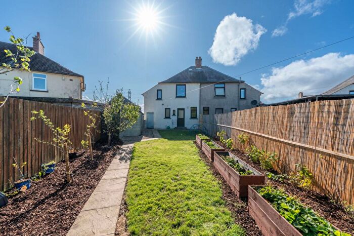 2 Bedroom Semi-Detached House For Sale In Brown Crescent, Thornton, KY1