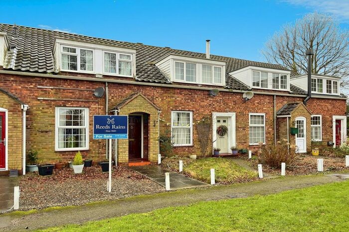 3 Bedroom Terraced House For Sale In Church Close, Bubwith, Selby, YO8