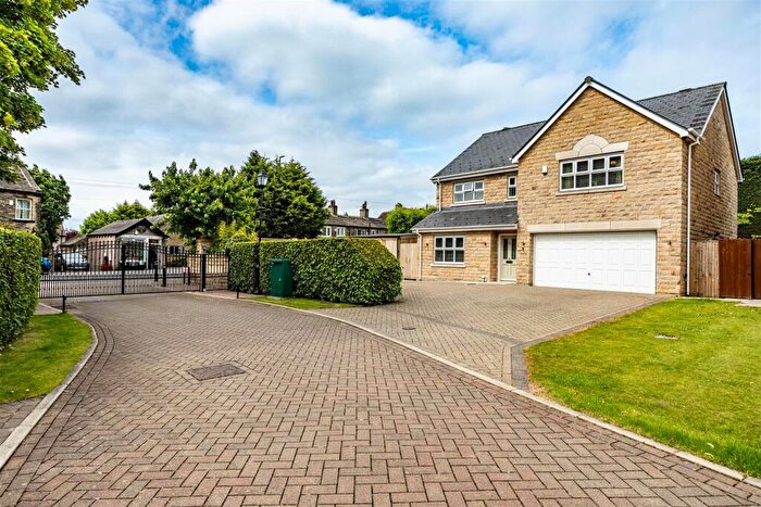 5 Bedroom Detached House For Sale In Ryecroft Close, Lightcliffe, Halifax, HX3