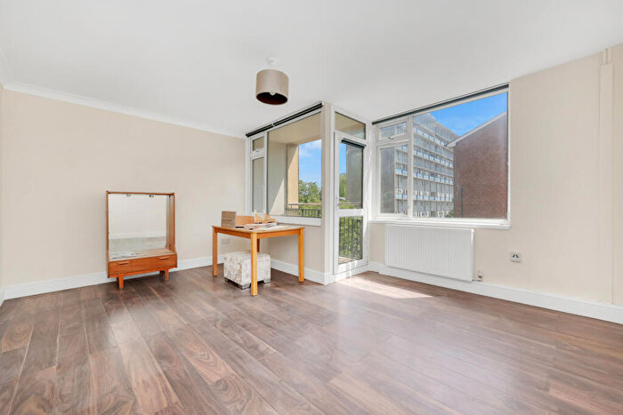 2 Bedroom Maisonette To Rent In Gosset Street, London, E2