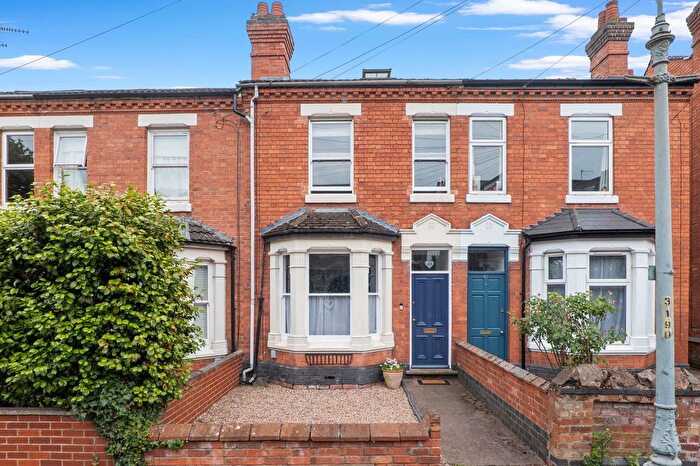 4 Bedroom Terraced House For Sale In The Hill Avenue, Battenhall, Worcester., WR5