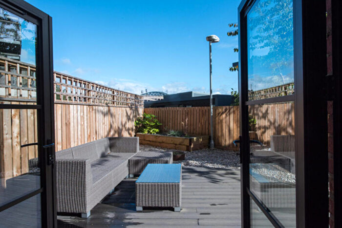 2 Bedroom Apartment To Rent In Clavering Place, Newcastle, NE1