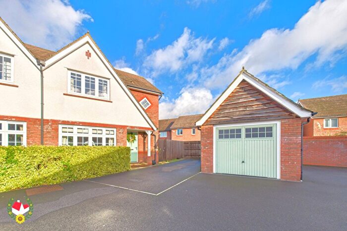 3 Bedroom Semi Detached House For Sale In Purton Close, Hardwicke, Gloucester, GL2