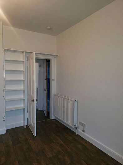 1 Bedroom Flat To Rent In B Highfield Place, Birkhill, Dundee, DD2
