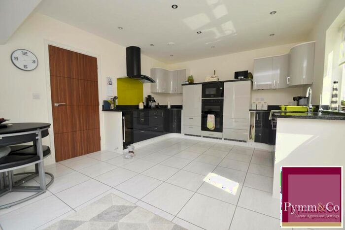 4 Bedroom Detached House To Rent In Conroy Close, Norwich, NR7