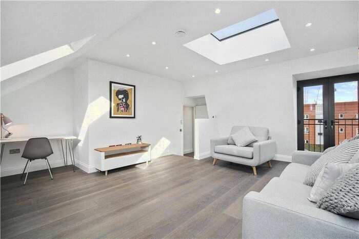 2 Bedroom Flat To Rent In Collingbourne Road, London, W12