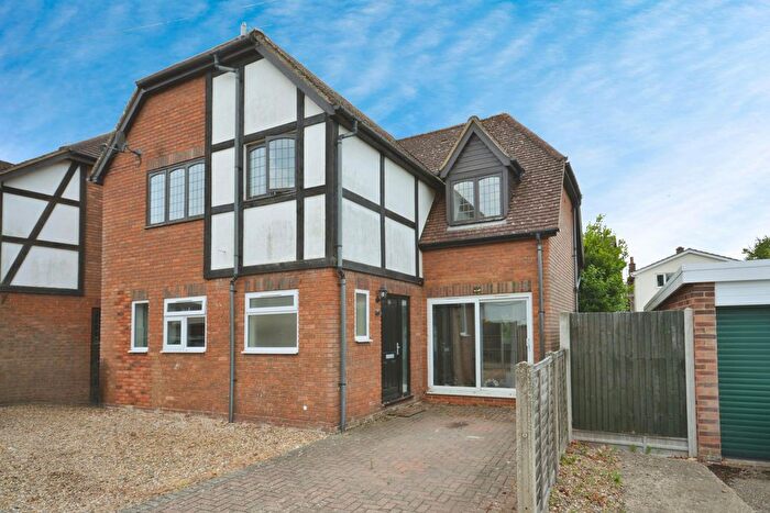 4 Bedroom Detached House For Sale In Freewaters Close, Hitchin, SG5