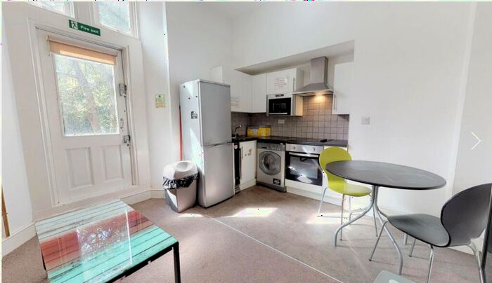 3 Bedroom Flat To Rent In Whitefield Terrace, Greenbank Road, Plymouth, Devon, PL4