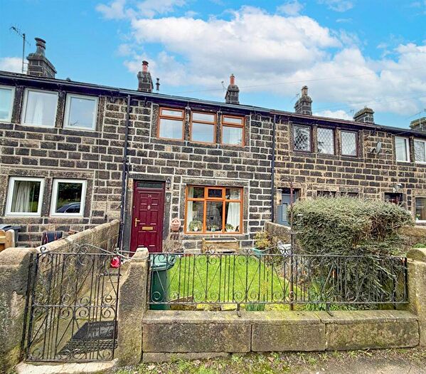 2 Bedroom Cottage For Sale In Shaw Lane, Oxenhope, BD22