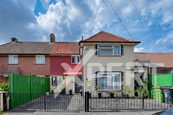 4 Bedroom Semi Detached House For Sale In Clare Crescent, Leatherhead, KT22