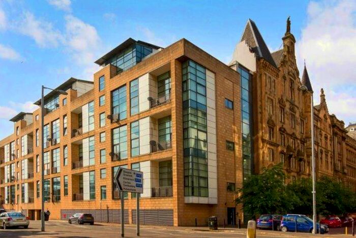 3 Bedroom Flat To Rent In Carnoustie Street, Glasgow, G5