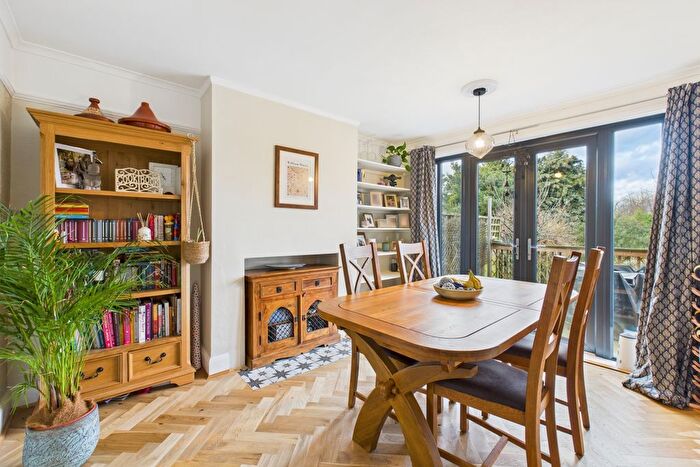 3 Bedroom Semi-detached House For Sale In Rosedale Avenue, York, North Yorkshire, YO26