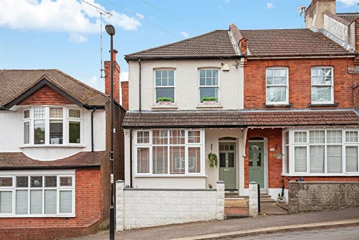 3 Bedroom End Of Terrace House For Sale In Hillside Avenue, Purley, CR8