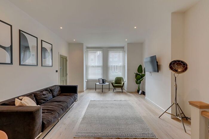 2 Bedroom Flat For Sale In Devonshire Road, Forest Hill, SE23