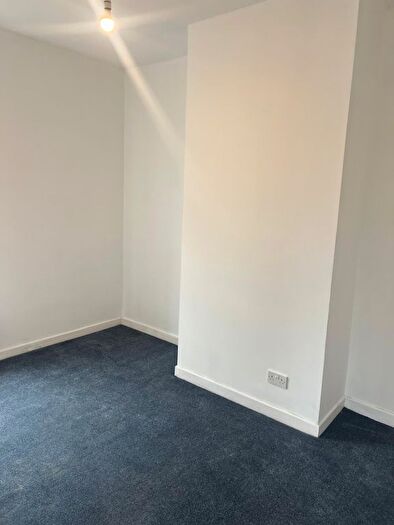 2 Bedroom End Of Terrace House To Rent In Huddersfield Road, Dewsbury, WF13