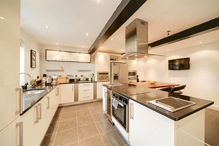 2 Bedroom Cottage For Sale In Poplar Terrace, Reedsholme, Rossendale, BB4