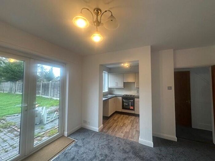 3 Bedroom House To Rent In Holman Street, DY11
