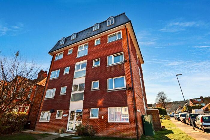 1 Bedroom Flat To Rent In Victoria Drive, Eastbourne, BN20