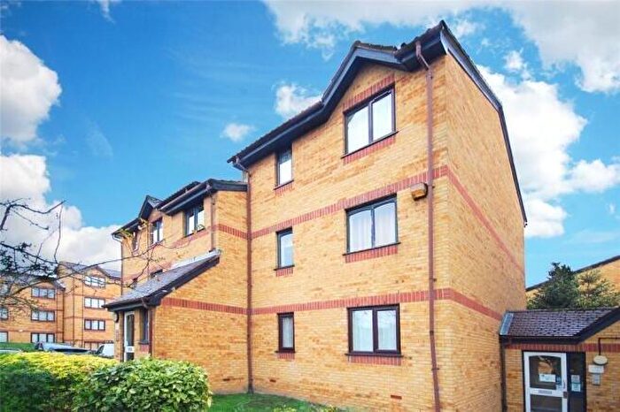 1 Bedroom Flat To Rent In Cornmow Drive, Dollis Hill, NW10