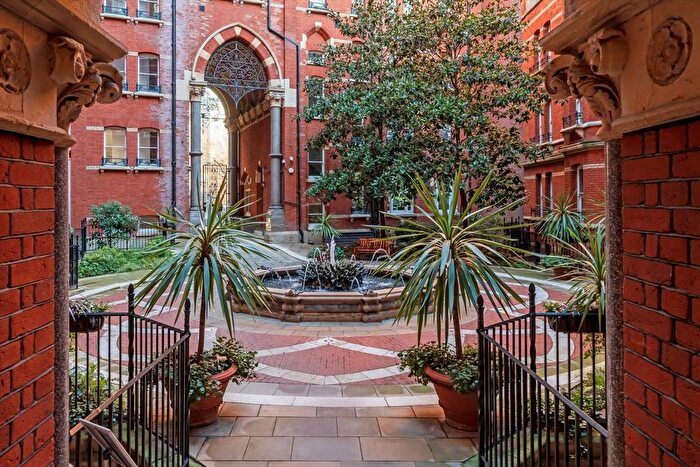 Studio For Sale In Victoria Street, Westminster, SW1H