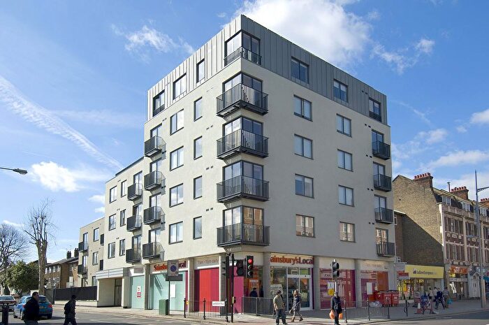 Apartment To Rent In Cavendish Road, London, NW6