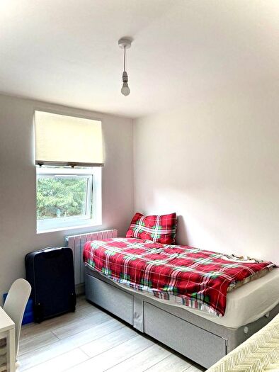 1 Bedroom Studio To Rent In Oxford Road, London, N9