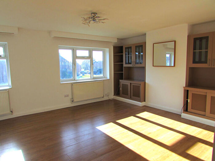 2 Bedroom Maisonette To Rent In Sefton Avenue, Harrow, Middlesex, HA3