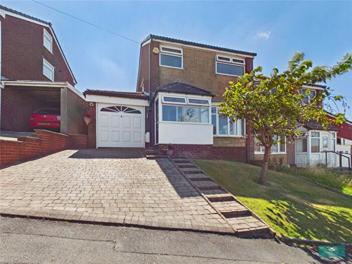 Semi-Detached House For Sale In Saffron Drive, Moorside, Oldham, OL4