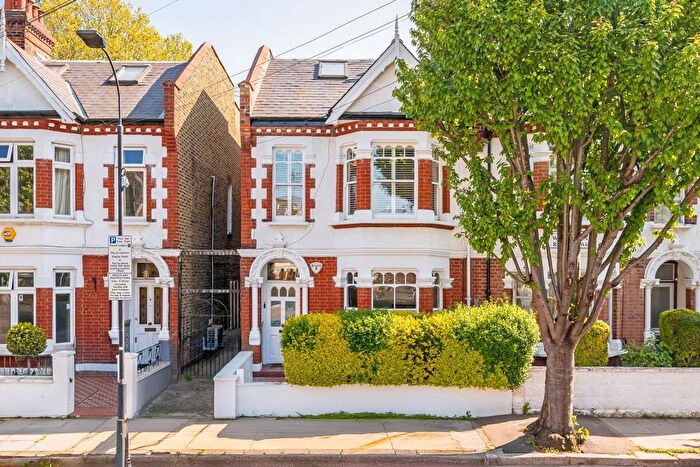 4 Bedroom Flat For Sale In Woodlawn Road, London, SW6