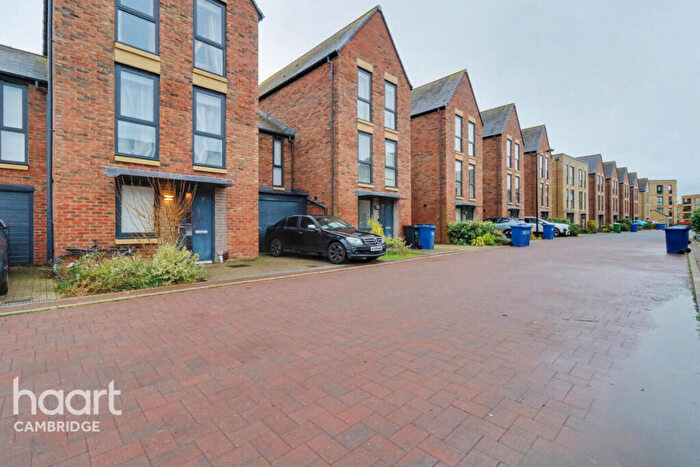 5 Bedroom Town House To Rent In Ploughman Way, Cambridge, CB2