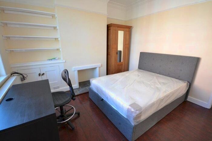 3 Bedroom Property To Rent In Shelley Street, Knighton Fields, Leicester, LE2