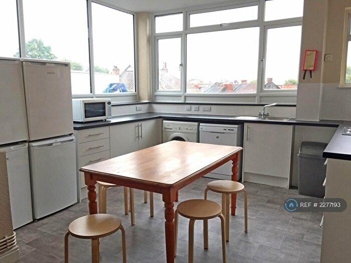 5 Bedroom Maisonette To Rent In Stokes Croft, Bristol, BS1